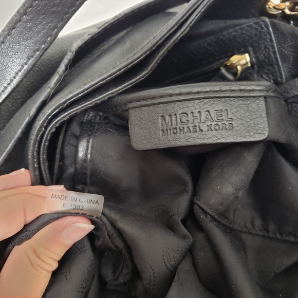 Michael kors purse - Picture 3 of 6